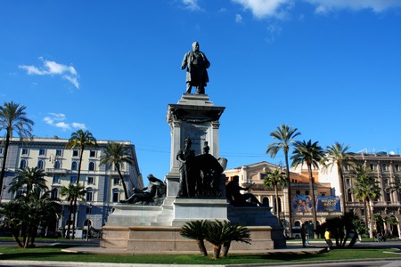 Rome: feb 20. 2017 - Monument to Cavour on the square of its name in Rome, Italyの写真素材