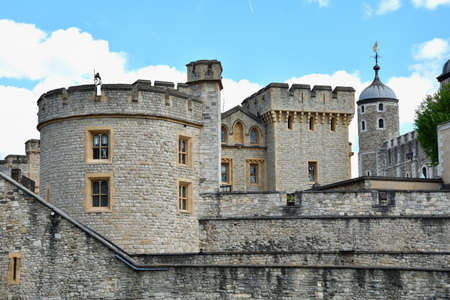 The famous White Tower and the Tower of London from South Bank across the River Thames. Popular historical tourist attraction on a summer day.のeditorial素材