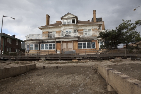 NEW YORK - October 31:Destroyed homes in  Far Rockaway after Hurricane Sandy October 29, 2012 in New York City, NYのeditorial素材