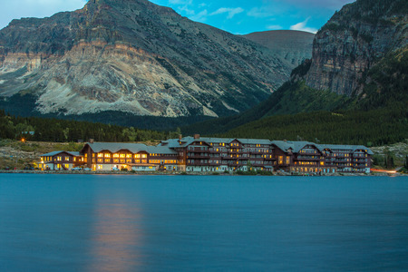Historic Many Glaciers resort in Glacier national parkのeditorial素材