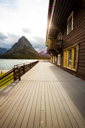 Historic Many Glaciers resort in Glacier nationalのeditorial素材