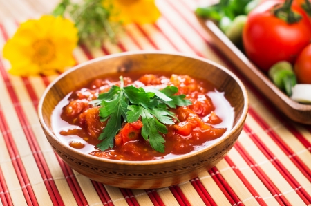 tomato sauce with parsley in bowlの写真素材