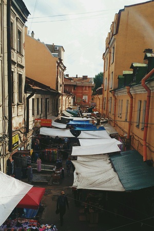 Flea market in Petersburgの素材