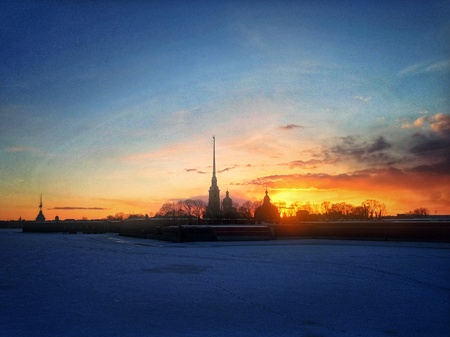Beautiful winter sunset in Petersburgの写真素材