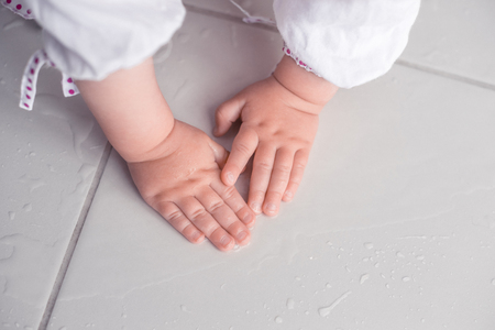 Hands of a little girlの写真素材