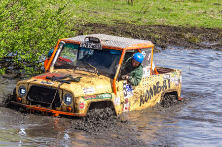 SALOVKA, RUSSIA - MAY 5, 2017: Off-road racing on SUVs cars at the annual competition "Trofi rubezh 2017".のeditorial素材