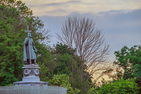View of the Monument to Prince Vladimir protected of the missile strike, Vladimir Hill park. Photo of the spring city of Kyiv - the capital of Ukraine during the warの写真素材