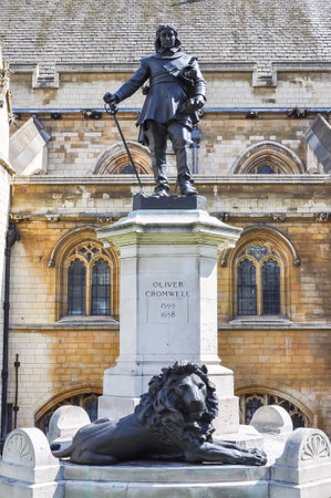 Statue of Oliver Cromwell outside the House of Commons of the UK in Westminster, Londonのeditorial素材