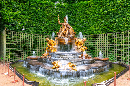 Fountain of Triumphant France (Le Bosquet de l'Arc de Triomphe) in Versailles gardens, Paris, Franceのeditorial素材