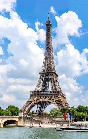 Eiffel Tower and Seine river, Paris, Franceのeditorial素材