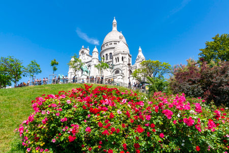 Paris, France - May 2019: Basilica of Sacre Coeur (Sacred Heart) on Montmartre hill in springのeditorial素材