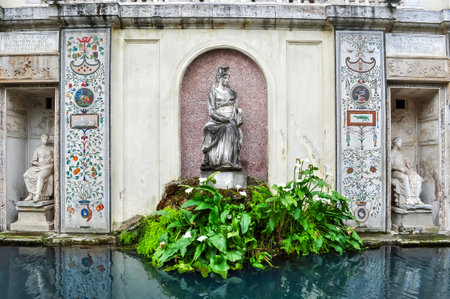 Pond with ancient statues in Vatican gardensのeditorial素材
