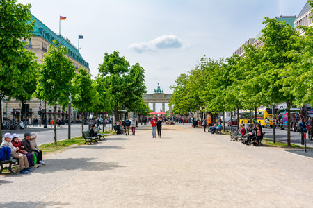 Unter den Linden street in center of Berlin, Germanyのeditorial素材