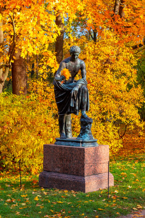 Sculpture in Catherine park in autumn, Tsarskoe Selo (Pushkin), Saint Petersburg, Russiaのeditorial素材