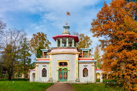 Creaking summer-house in autumn in Tsarskoe Selo (Pushkin), Saint Petersburg, Russiaのeditorial素材