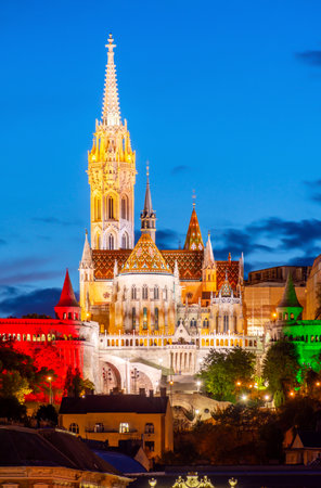 Fisherman's Bastion and Matthias Church at night, Budapest, Hungaryのeditorial素材
