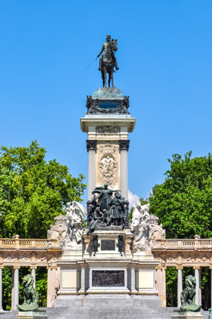 Monument to Alfonso XII in Buen Retiro Park, Madrid, Spainのeditorial素材