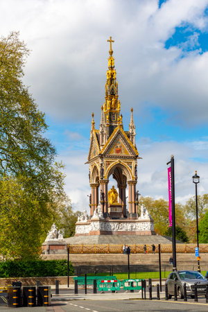 London, UK - 28 April 2024: Albert Memorial in Kensington gardensのeditorial素材