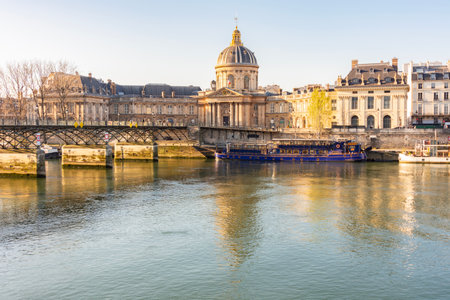 Institute of France and Pont des Arts bridge over Seine river, Paris, Franceの写真素材