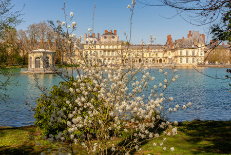 Fontainebleau palace (Chateau de Fontainebleau) and Carp's pond near Paris, Franceの写真素材