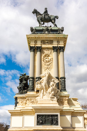 Monument to Alfonso XII in Buen Retiro Park, Madrid, Spainの写真素材