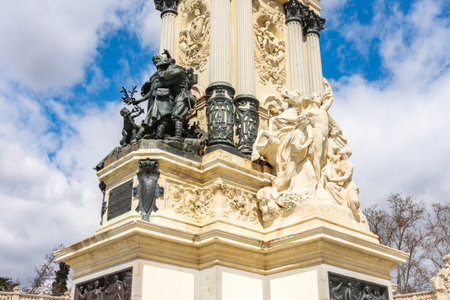 Sculptures at Monument to Alfonso XII in Buen Retiro park, Madrid, Spainの写真素材