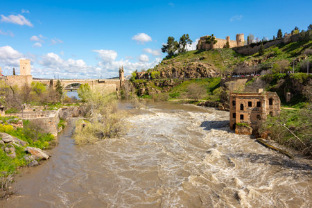 Alcantara bridge over Tajo river, Toledo, Spainの写真素材