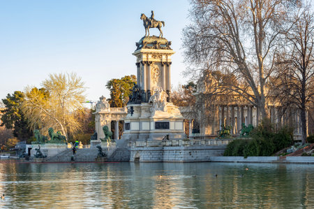 Monument to Alfonso XII and pond in Buen Retiro park, Madrid, Spainの写真素材