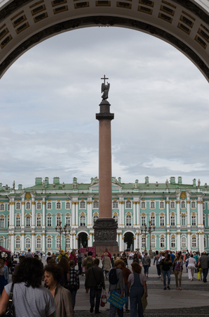 SAINT- PETERSBURG, RUSSIA - August 03, 2016:Palace square. Alexander columnのeditorial素材