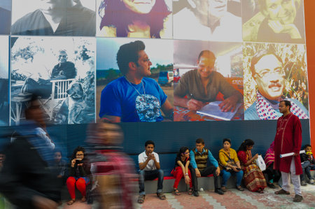 KOLKATA, INDIA - FEBRUARY 4TH   Visitors at Kolkata book fair, on February 4th, 2014 in Kolkata  It is worldのeditorial素材