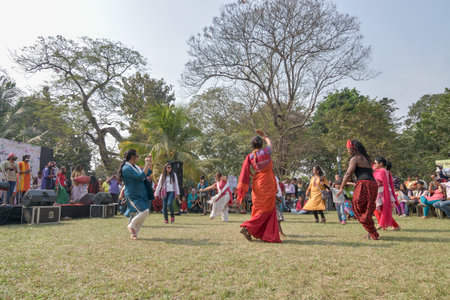 KOLKATA , INDIA - FEBRUARY 8, 2015 : Young crowd from different cultures across the world, are dancing in Sufi Sutra International Dance festival on field. It is a popular annual dance program in Kolkata.のeditorial素材