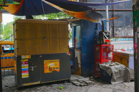 Kolkata, West Bengal, India - 22nd May 2020 : The retail shops are under lockdown to stop spread of covid 19, corona virus in the state. West Bengal is one of most corona affected states in India.のeditorial素材