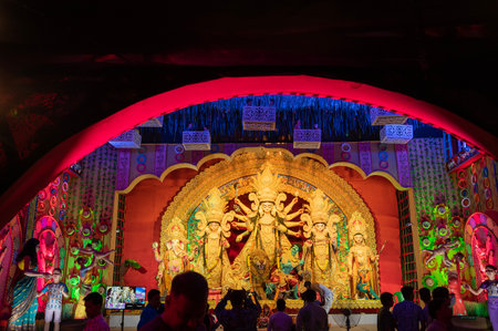 Howrah, West Bengal, India- 3rd October, 2022 : Devotees visiting nicely decorated Durga Puja pandal. Durga Puja is biggest festival of Hinduism. It is Unesco intangible cultural heritage.のeditorial素材