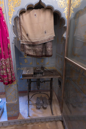 Jaisalmer, Rajasthan, India-16th October 2019 : Treadle sewing machine inside museum of Patwon ki Haveli. A treadle sewing machine is powered mechanically by the operator's foot pedal. Ancient India.のeditorial素材