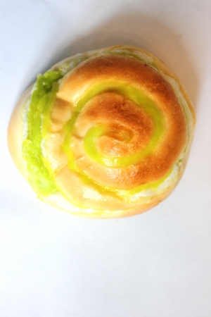 Bun bread fill with pandan custard cream