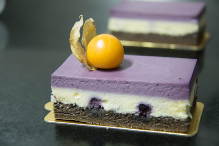 Plain Cheesecake  Blueberry  fresh berries on toppedの写真素材