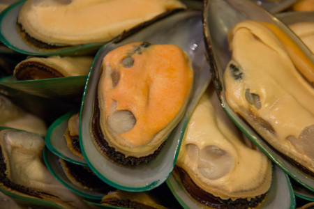 boiled the Asian green mussel in hot potの写真素材