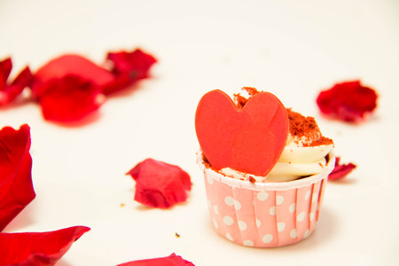 Colorful of sweet cup cake on plate.

の写真素材