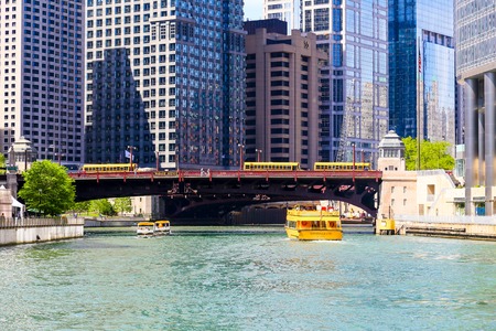 Wabash Avenue Bridge in Chicagoのeditorial素材