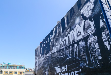 A huge mural painting in black and white in Venice Beach, USA.のeditorial素材