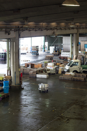 ODAWARA, JAPAN - OCTOBER 5, 2018: Tranquil fish market after tradingのeditorial素材