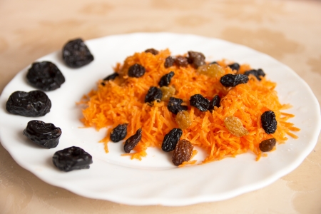 Fresh vegetarian salad on white plateの写真素材