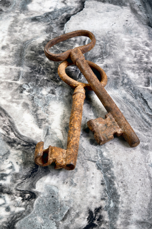 Old antique skeleton keys with room for your type.の写真素材