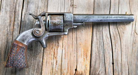 Antique side hammer pistol made around 1860 would of been used in the American Civil War.の素材 [FY310123056220]