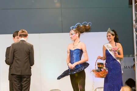 MOSCOW, RUSSIA - October 28, 2009 - Participants of makeup and hair artists competition  at Intercharm exhibition public eventのeditorial素材