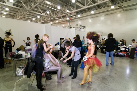 MOSCOW, RUSSIA - October 28, 2009 - Participants of makeup and hair artists competition  at Intercharm exhibition public eventのeditorial素材