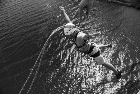 MOROZKI, RUSSIA - May 27, 2007 - Ropejumpers jumping off the bridgeのeditorial素材