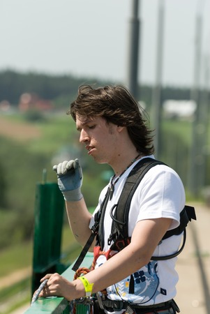 MOROZKI, RUSSIA - May 27, 2007 - Ropejumpers jumping off the bridgeのeditorial素材