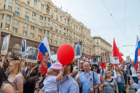 Moscow, Russia - May 9:  Immortal Regiment  marches on. Moscow celebrates 71-th Victory Day anniversary on May 9, 2016 in Moscow.のeditorial素材