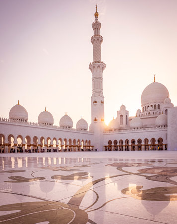 The architecture of Sheik Zayed Mosque in Abu Dhabi, UAE.のeditorial素材